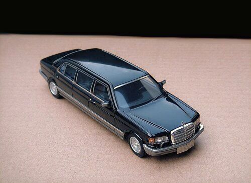 1/43 Mercedes-Benz W126 Series 500SEL Limousine 1986 Black - Click Image to Close