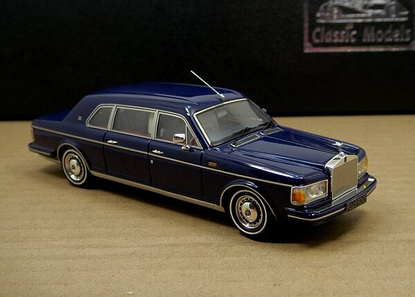 1/43 Rolls-Royce Silver Spur II Touring Limousine，Blue