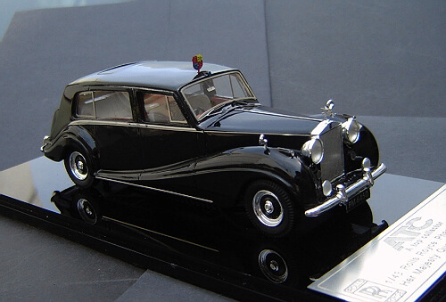 1/43 Rolls-Royce Phantom V Touring Limousine by Park Ward 1961 - Click Image to Close